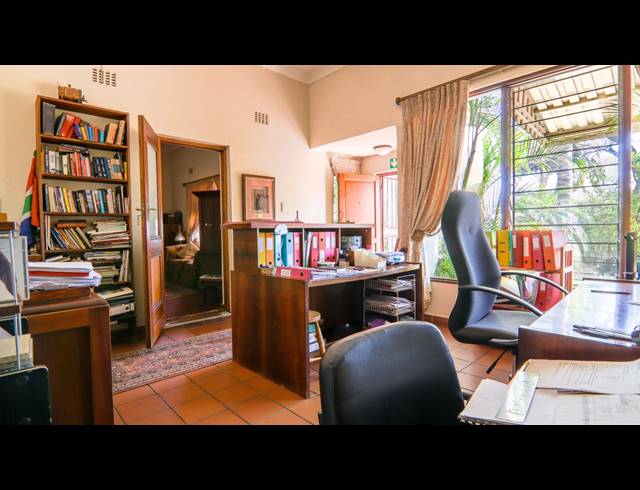 7 BEDROOM FREEHOLD FOR SALE IN DIE HOEWES
